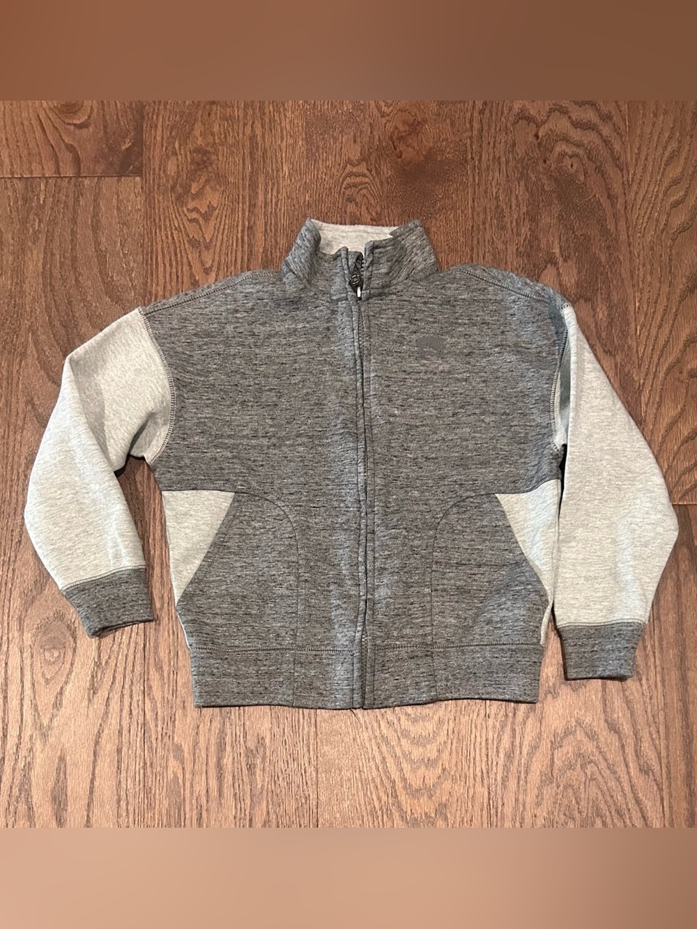 Roots Size Small (5/6) Boy's Sweatshirt